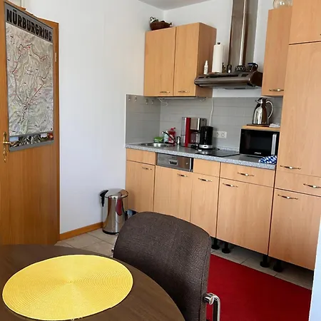 Am Nuerburgring 아파트